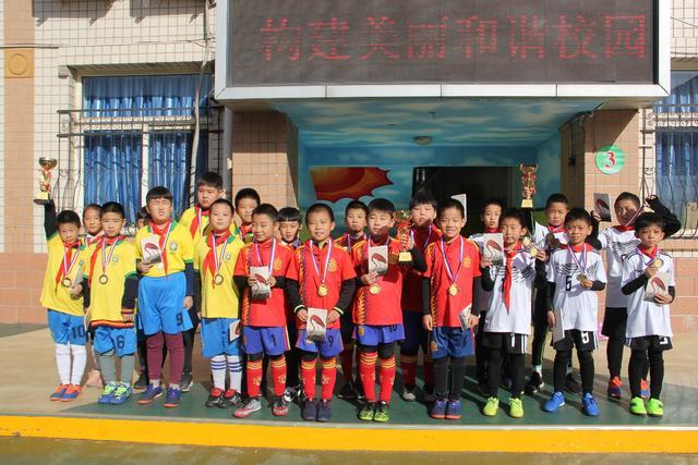 西甲＞欧冠！36岁什琴斯尼：西甲需要持续稳定发挥才行，它更艰难